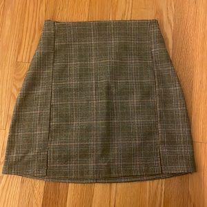 Brandy Melville brown plaid skirt.